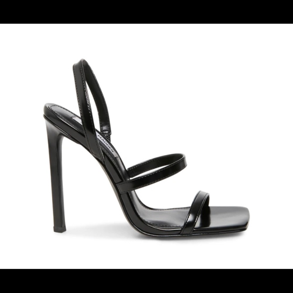 GRADE BLACK PATENT STEVE MADDEN HEELS